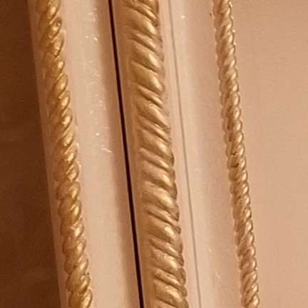 MonarchDesignR1's tweet photo. Nothing makes me happier than a happy client, who also happens to be a friend that I haven't seen in many years ❤🦋 Her once dark brown mirror has been beautifully transformed into a light, bright, classy showstopper!  #restoration #oldisnew #restoreandresuse @Benjamin_Moore https://t.co/oWEBeWq46J