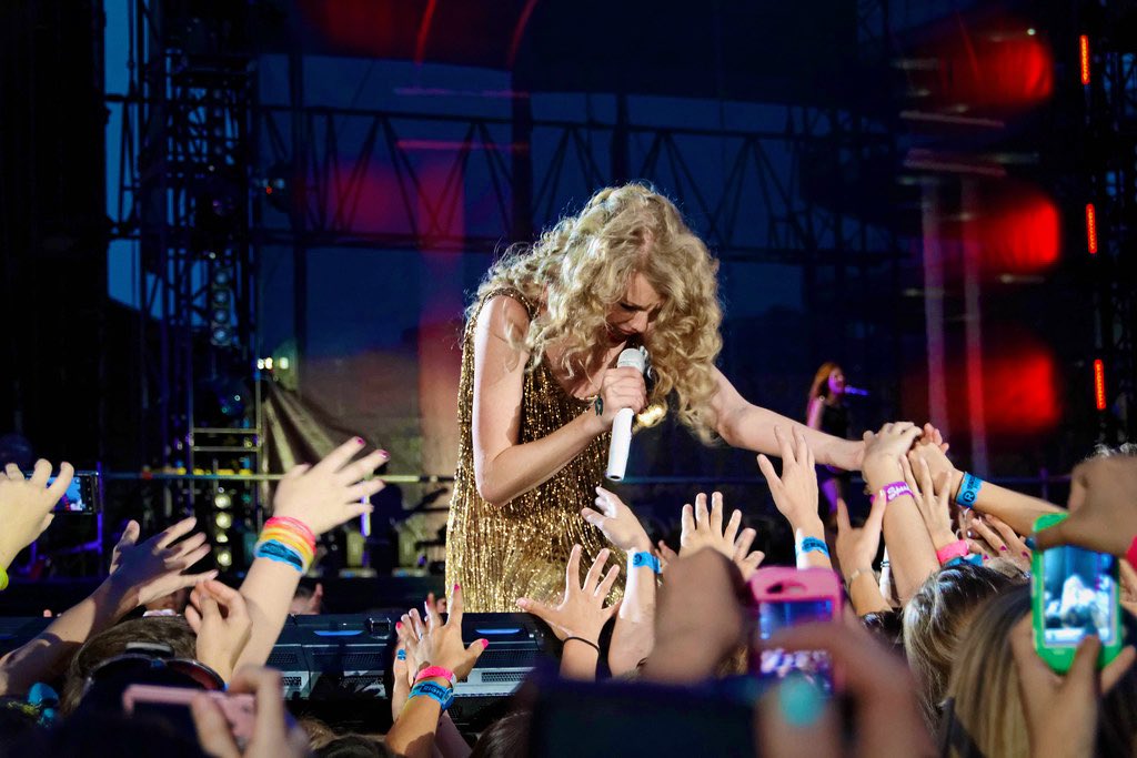 i just really miss taylor swift concerts