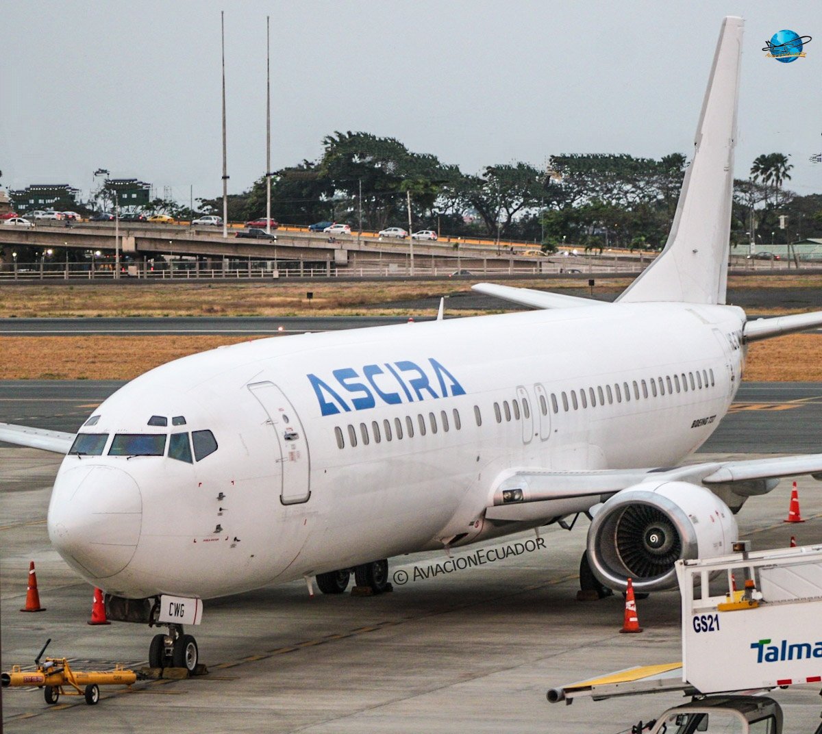 AviacionEcuador's tweet photo. Hace algunos días tomé esta foto al B737-476 (HC-CWG) de #Aeroregional pero noté que ahora lleva el nombre #ASCIRA.
ASCIRA es una compañía que llegó a revolucionar la industria de educación en línea y descuentos en viajes. La empresa que nació en Dubai tiene como visión... https://t.co/fP6QH74WQI
