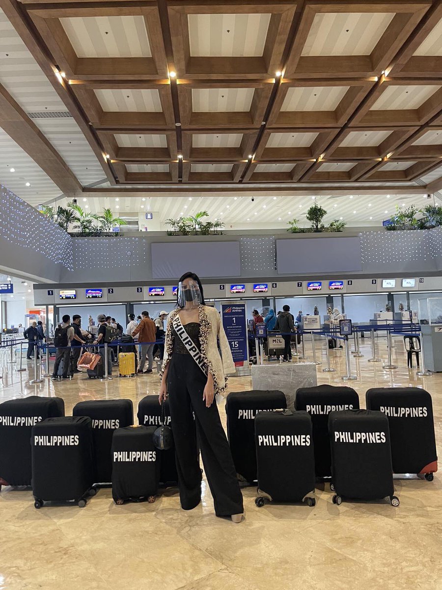 RealBbPilipinas's tweet photo. En route to Egypt! 🇵🇭✈️ 

Our Binibining Pilipinas Intercontinental 2021 Cinderella Faye Obeñita now ready for another chapter of her Cindy-rella story in Egypt. 

Are you excited for her Miss Intercontinental journey? 👑 
#BbPilipinas #TheNewBinibini https://t.co/QZNmic9vpx