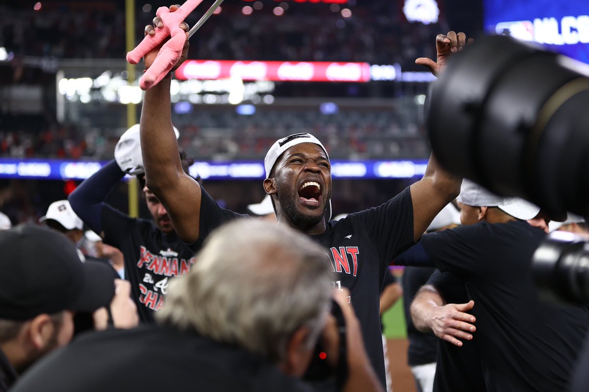 Braves's tweet photo. Mood.

#BattleATL https://t.co/Gd4vJMi03n
