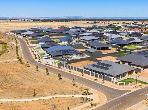 New housing data shows the stimulus provided by HomeBuilder has worked to boost jobs and activity across the economy.
Now’s the time to plan ahead and cut the red tape, planning inefficiencies and excess taxes that risk the next wave of projects.