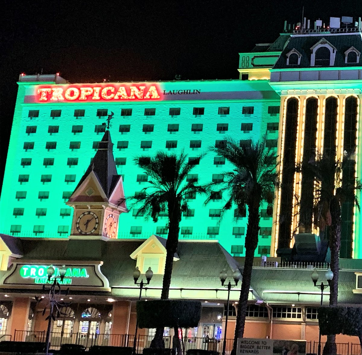 TropLaughlin's tweet photo. 💚 🍀 💲 
#troplife #troplaughlin @TropLaughlin https://t.co/CGEVT6CJiP