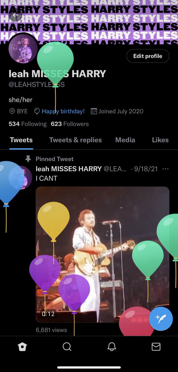LEAHSTYLESSS's tweet photo. i have balloons https://t.co/fYDmjTJEGd