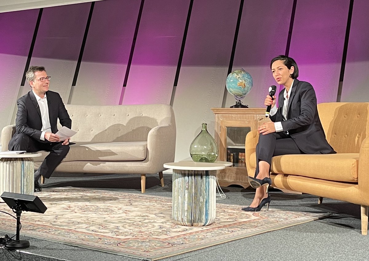 « J’ai l’intime certitude que si on goûte à l’engagement, si on met le pied dans une association alors on reste. On prend sa place dans notre société. »

Merci <a href="/sarahelhairy/">Sarah EL HAÏRY</a> pour votre présence à l’occasion de l’ouverture du #ForumAsso au micro de <a href="/FabriceLundy/">𝗙𝗮𝗯𝗿𝗶𝗰𝗲 𝗟𝘂𝗻𝗱𝘆</a> !