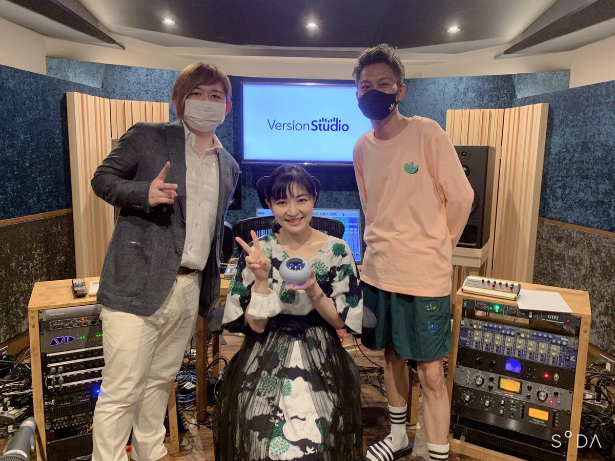 Version_ST's tweet image. 昨日は、最近話題の手のひらサイズ自律型会話ロボット「Romi」のレコーディングでした✨

歌唱は「耳をすませば」や「おもひでぽろぽろ」などでもご存知、 #本名陽子 さん✨
本名さん、関係者の皆さま、ありがとうございました！

romi.ai

#VersionStudio
#レコーディング
#Romi