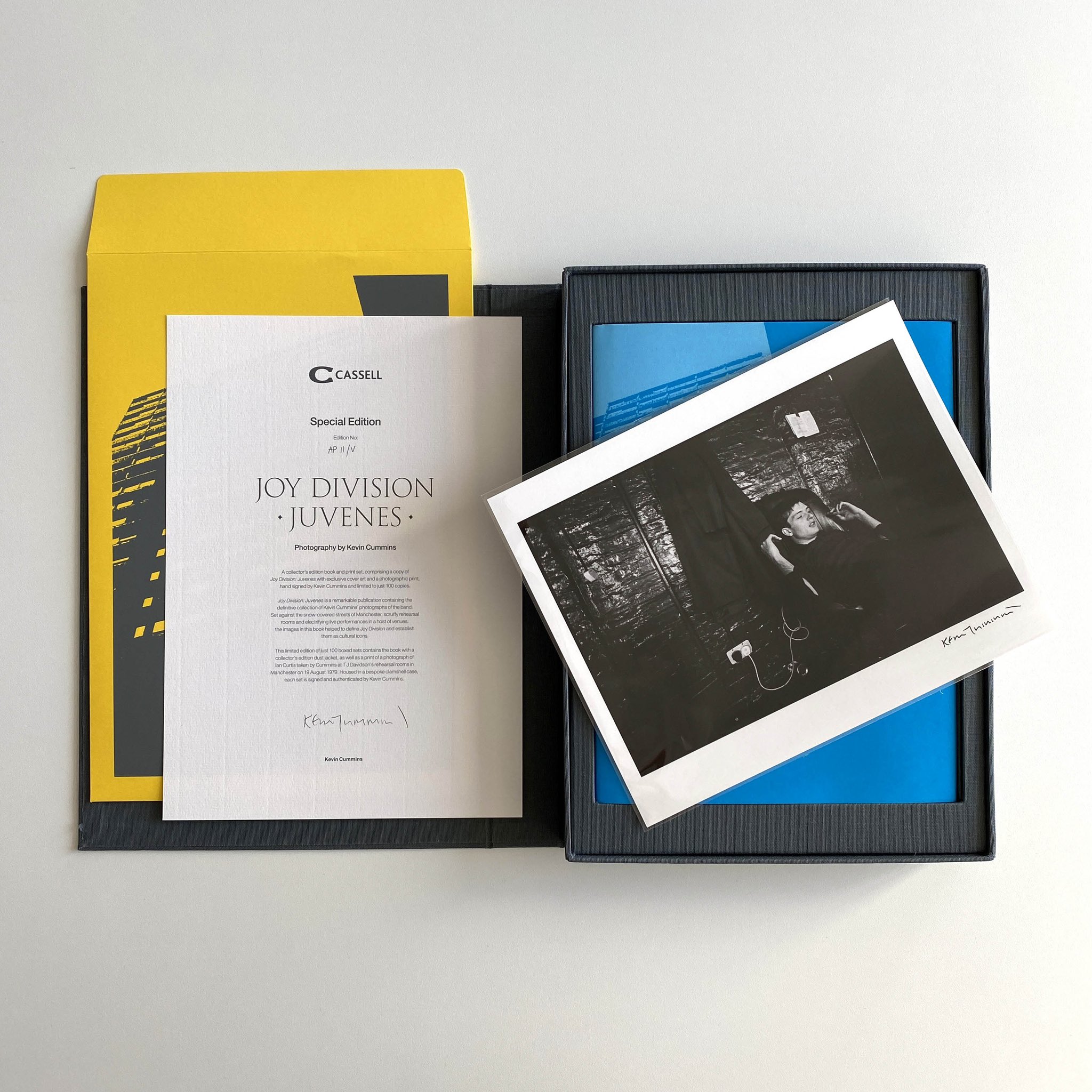□ 絶版 写真集 JOY DIVISION / ケヴィンカミンズ □
