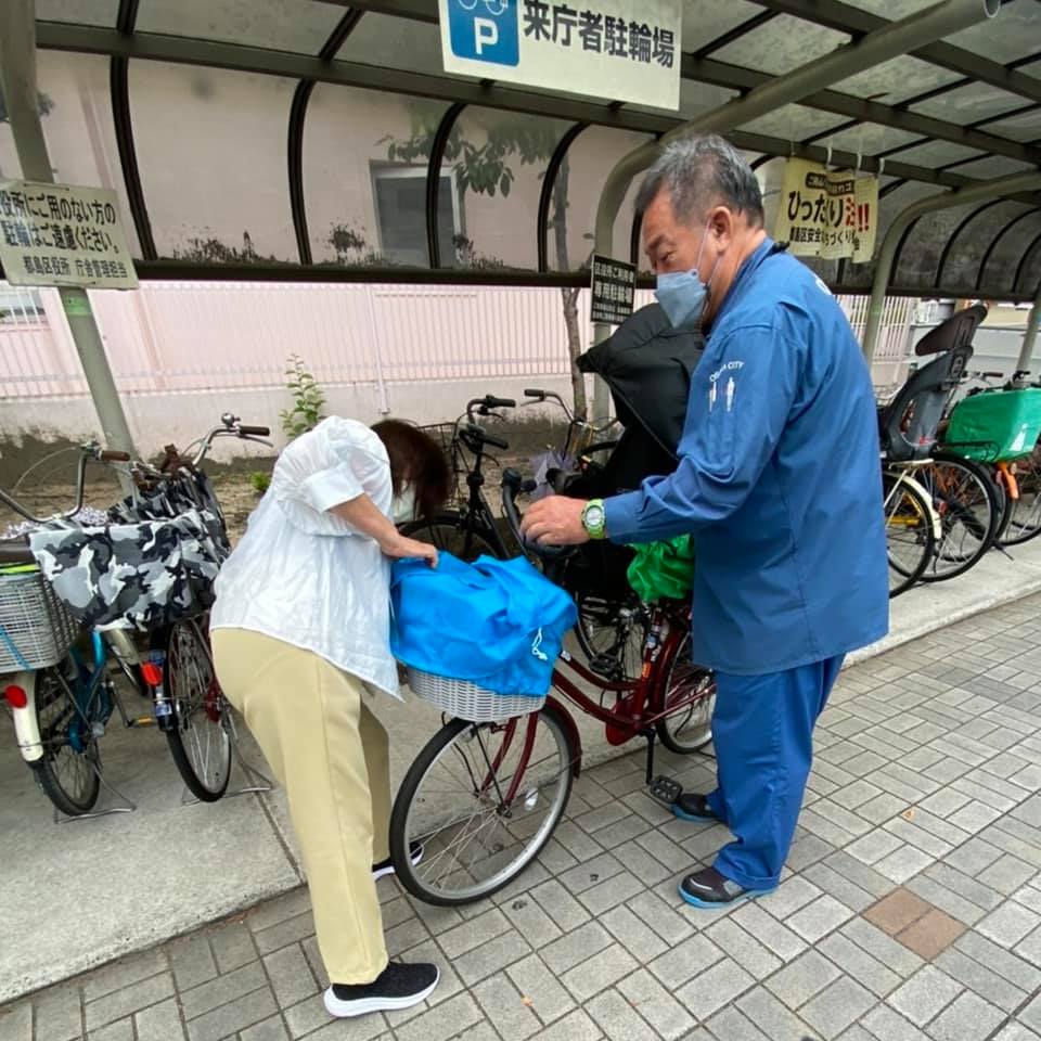 自転車 カゴ カバー 警察 大阪 配布