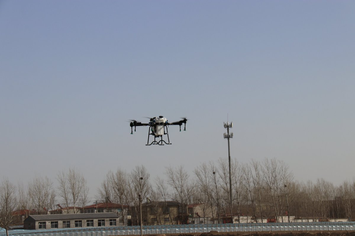 chufangagri's tweet photo. Drone Show Flight

#farmdrones #grounddrones #precision #agriculturedrones #dronespraying #dronesprayer 
#Droneagricole https://t.co/BJteRzienh