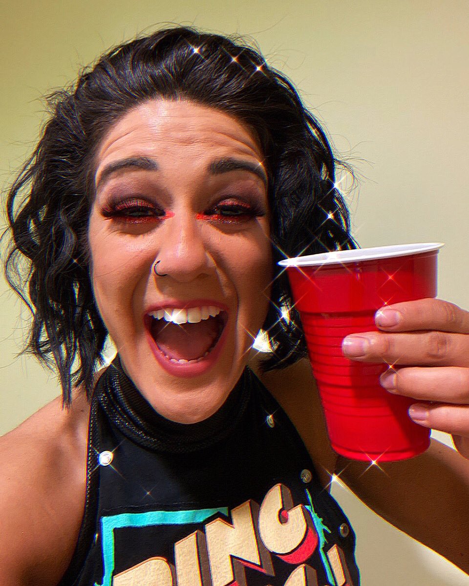 bayleywwe tweet media