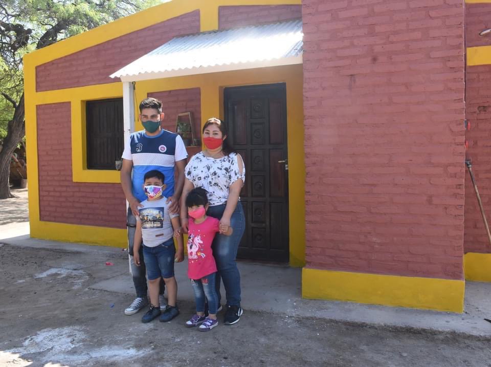 Felicitaciones a las 41 familias que hoy recibieron las llaves de su nuevo hogar, mediante el programa provincial de viviendas sociales!!!