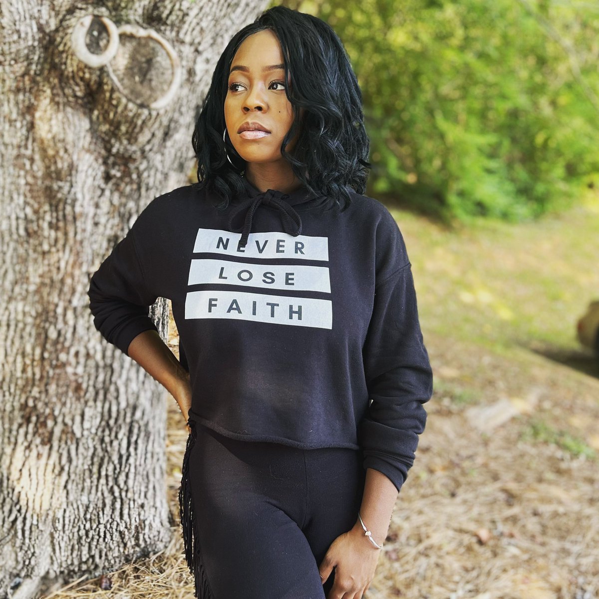 Our Never Lose Faith crop top hoodie is perfect for the Fall, ladies. 😉

#NeverLoseFaith #FaithBasedFashion #FaithBasedClothing #FaithBasedApparel #FaithBasedMerch 🙏🏾

Get a closer look, HERE: faithbasedmerch.com/products/women…