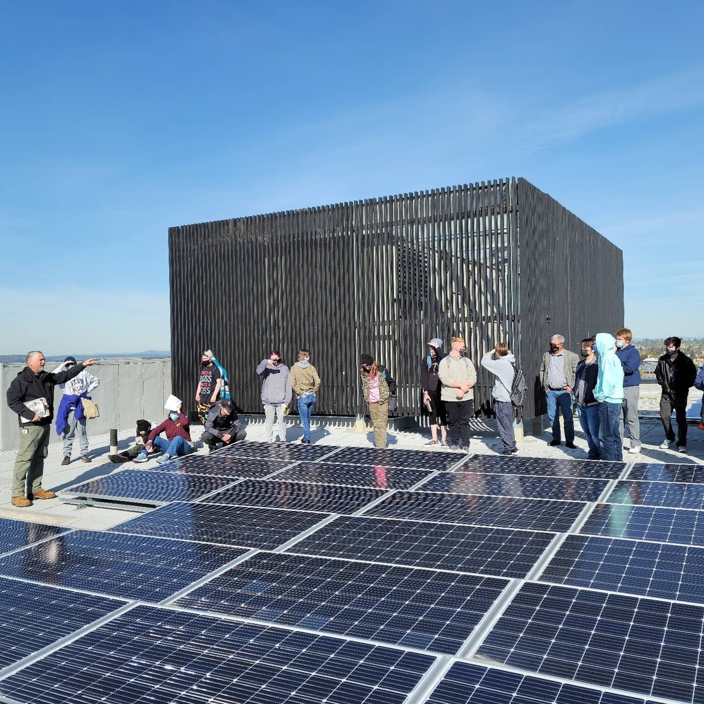 Students on top of the Catalyst building today! Thanks <a href="/avistautilities/">Avista Utilities</a> @easternwashingtonuniversity Jordanna with edo energy instagr.am/p/CU9Arrgr-c-/