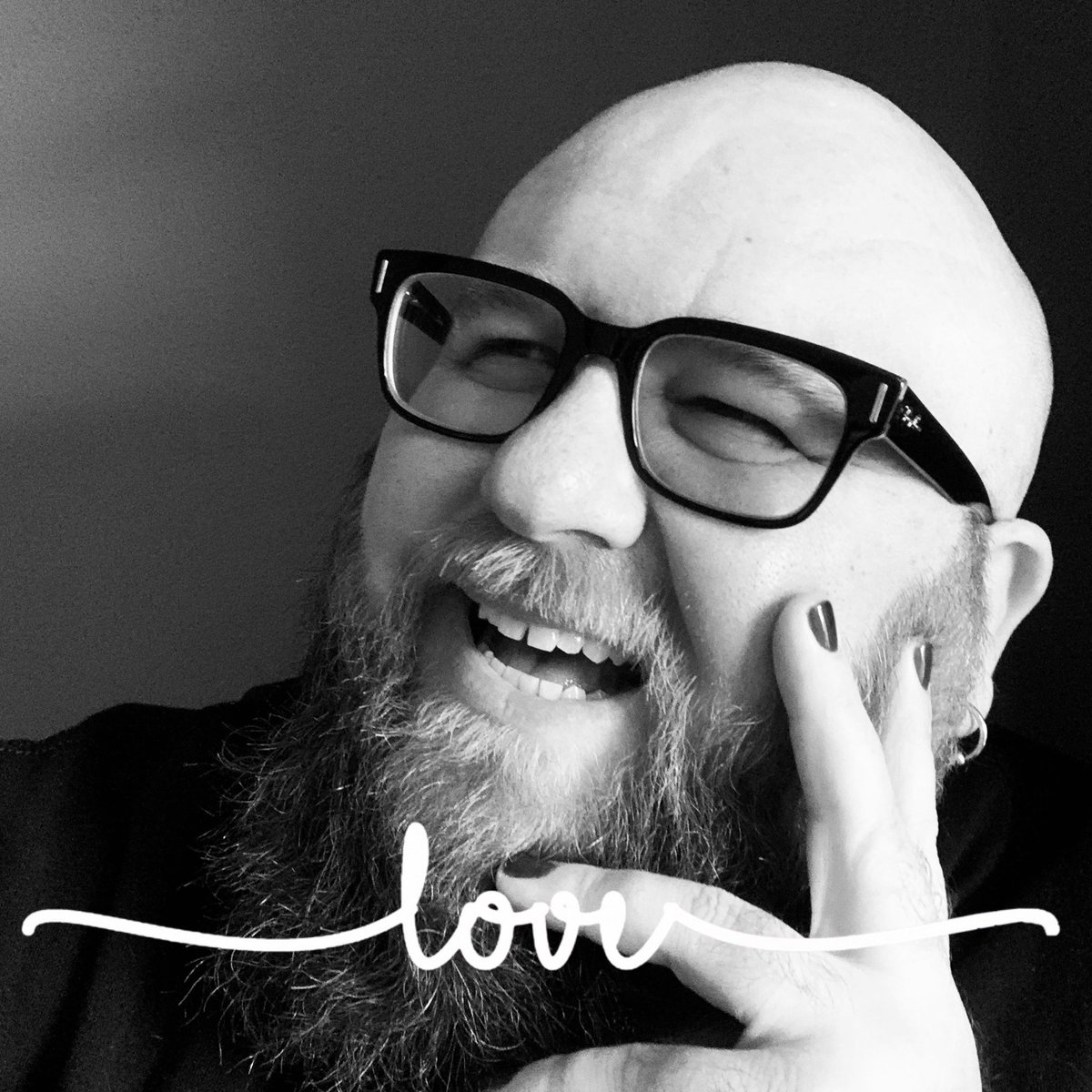 Hi everyone! My name is Jamie and I'm non-binary or enby. 

💛🤍💜🖤

My preferred pronouns are they/them, and for the first time ever, my profile picture shows my real face. Also Jamie, which was just a screen name, is now my real name. 1/