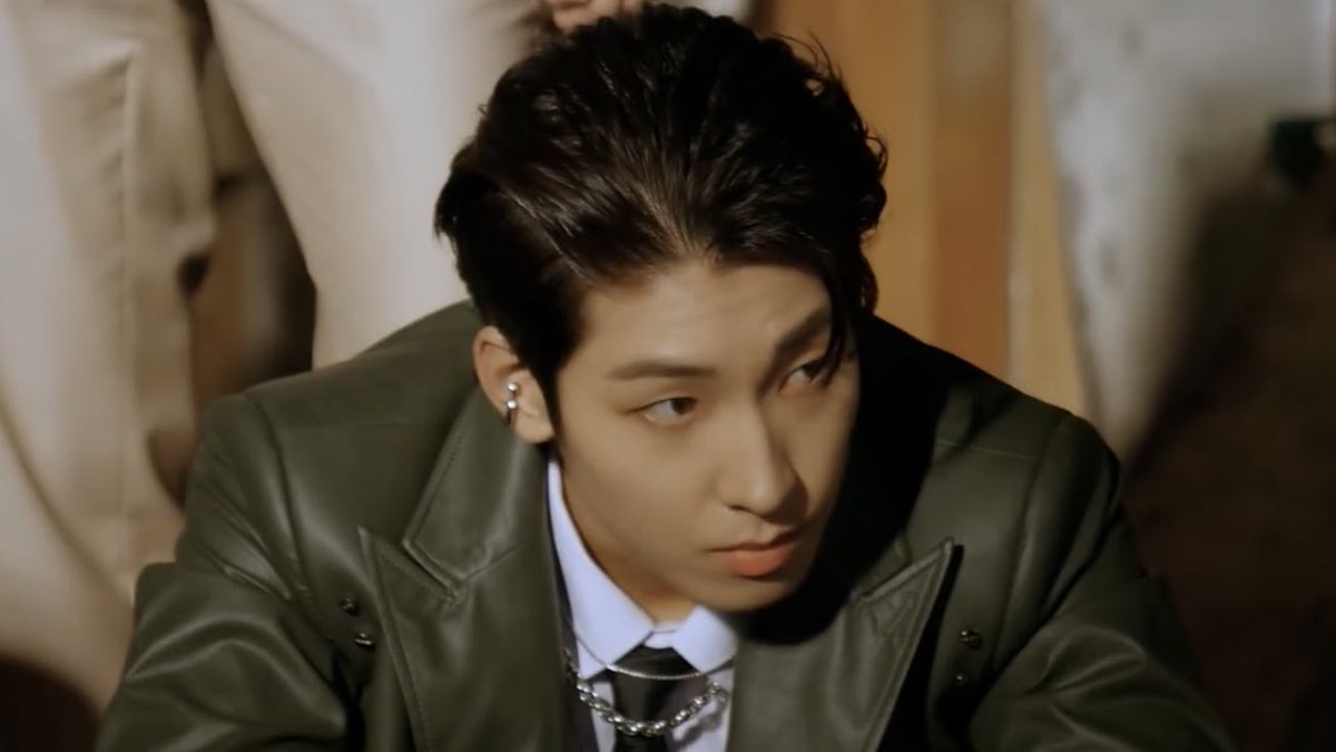 jaunewonu's tweet photo. EXCUSE ME JEON WONWOO OF SEVENTEEN???! https://t.co/KDxTwMb9jX