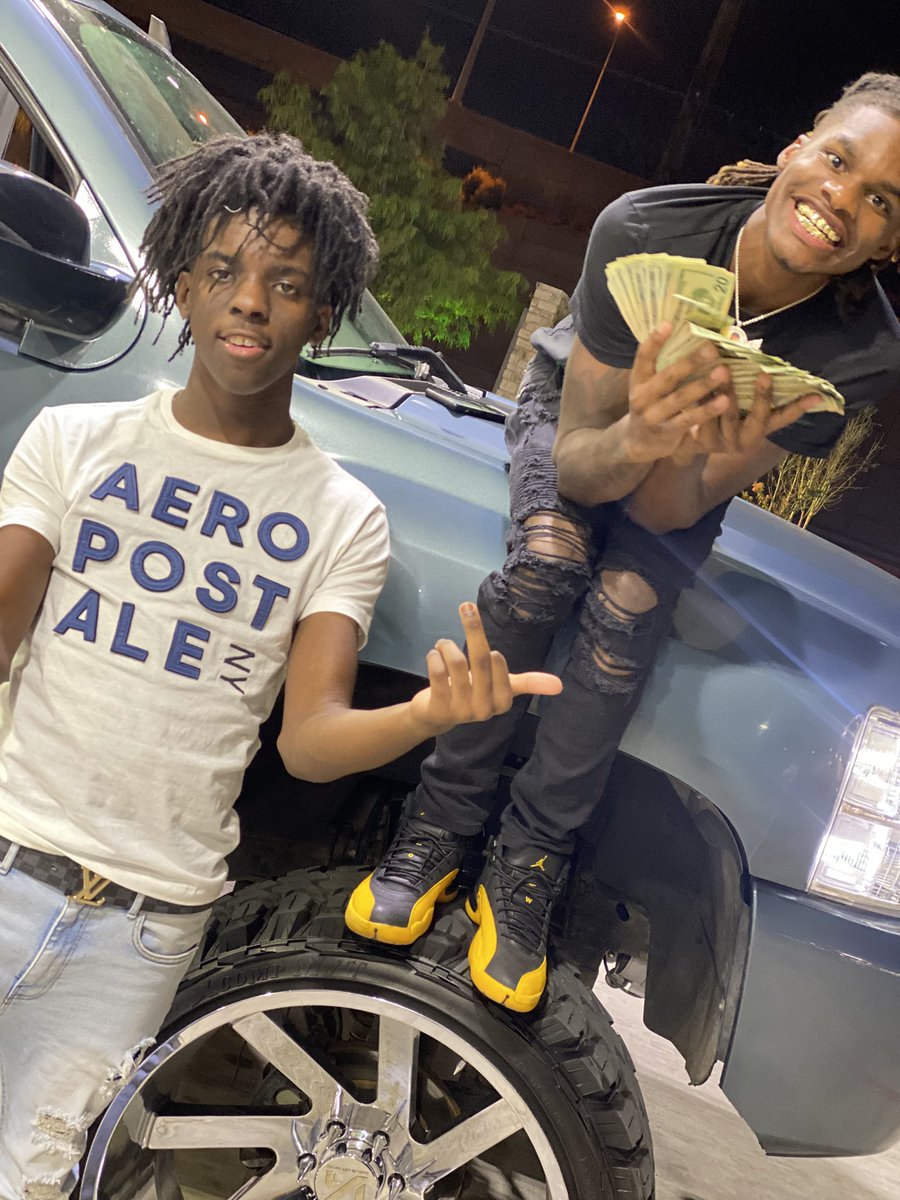 iamkb_318's tweet photo. Been my nigga since knee high ong 🖤🎯… #3LB🖤🩸 #BB5L🖤🩸 #lldababies🖤👶🏾 https://t.co/c4Q7oCeQEi