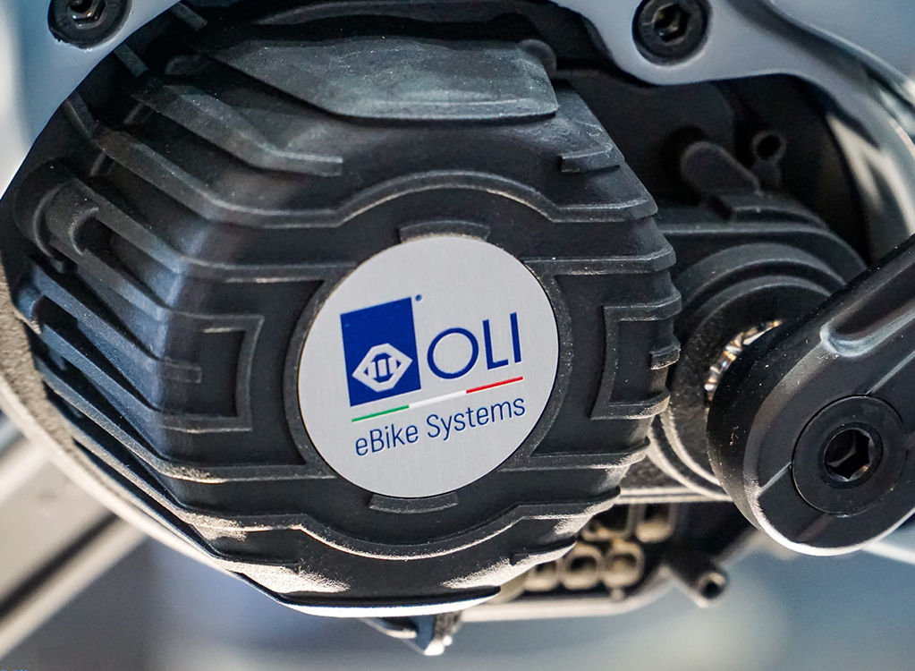 dorfman_baruch's tweet photo. The brand-new OLI Edge drive 250W was the highlight at the OLI eBike Systems booth at Eurobike. The #middrive offers an high performance and delivers up to 90Nm. The weight of the drive unit, which is equipped with three internal gears, is 3kg https://t.co/LUkNGi0iyh https://t.co/T2dldWCkEV