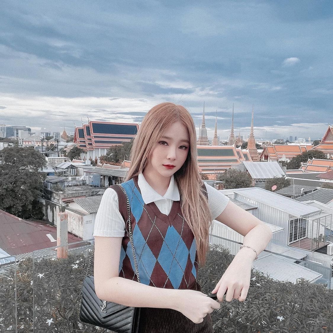 WatchRoseQuartz's tweet photo. [13/10/21] IG : @every.eing 

27nd 🎂

#HappyEingDay💞🎂🎉
#Eing #RoseQuartz #Venus #Tpop #Gen1  #gen1wontgonewithnothing #รุ่น1ไม่ไปฟรี https://t.co/ulyr8B2lwj