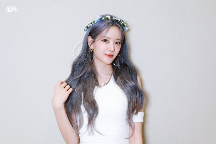 jixwonn's tweet photo. flover! siapa yang sudah tak sabar untuk... untuk apa hayo? UNTUK TALK &amp; TALK VIDEO CALL EVENT!

memakai pakaian serba putih membuat kami terlihat seperti bidadari, bukan? 😳

🖇️
https://t.co/nbhGYOufcS… https://t.co/xkodJ0LA2k