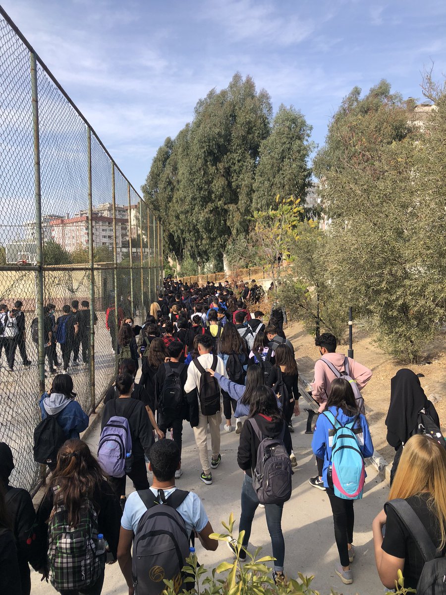 sahdilayk's tweet photo. Ben,okul derslerimi dinlemek için telepatik güçlerimi kullanmıyorum.Bu ortama giriyorum. #GeçOlmadanOnlineEğitim https://t.co/XNlyOlP1et