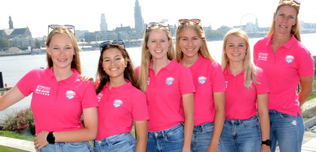 Ellen Van Loy in dubbele rol bij Vondelmolen-De Ceuster: renster én coach wielerflits.be/nieuws/ellen-v… 

#EllenVanLoy #JulieBrouwers #StijnVanHout