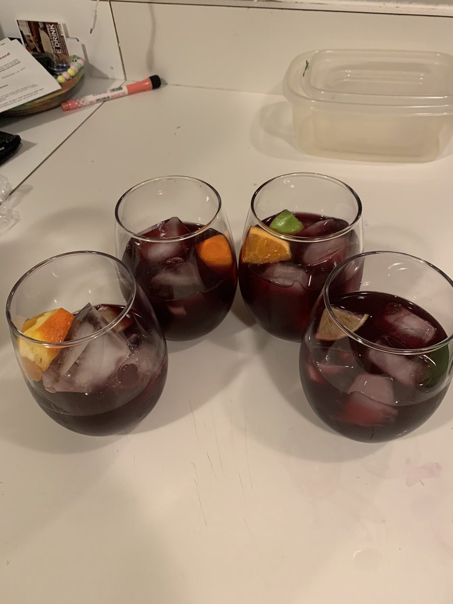 bubbleboiAK's tweet photo. The sangria turned out amazing I’m so happyyyy https://t.co/qaqSNxHgRC