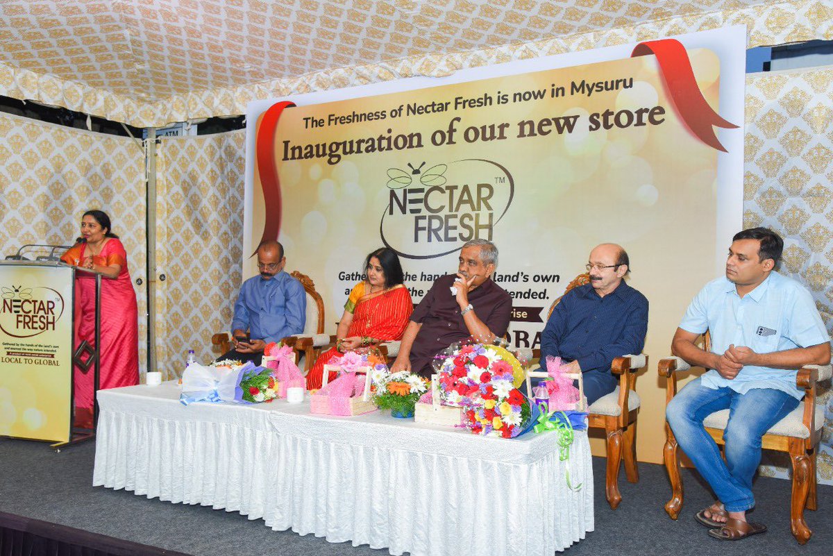 MalavikaBJP's tweet photo. Alongside stalwarts like Dr.VijaySankeshwar,Jagannath Shenoy & Dr.Rajendra,Inaugurated the 1st retail store at Mysuru,of ChayaNanjappa’s #NectarFresh which is a rural enterprise collecting & packing the finest honey for the world! May Chamundeshwari bless! 🙏🏽#VocalForLocal https://t.co/Lg14dMIIIm