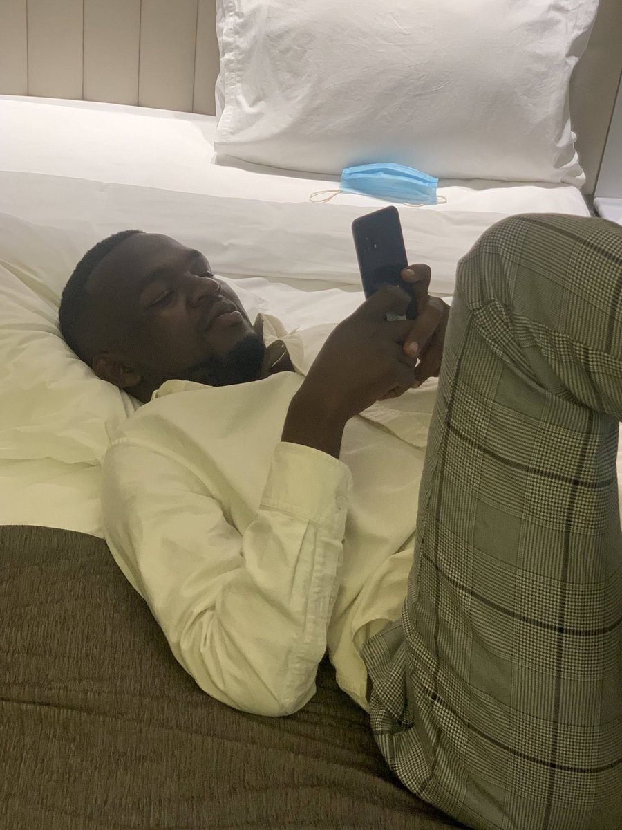 EvansquezN's tweet photo. "Ulinibamba juzi vile ulikuwa unadance,ungekuwa muhindi ungeitwa Tingi Shah🙈" https://t.co/A5rXCosOFd