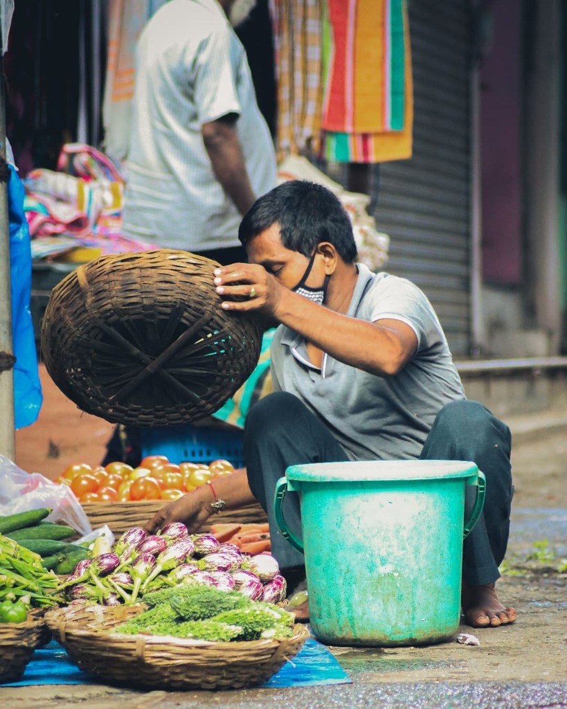 Life of Vasai Bhaji Walas 
.
.
.
#worldphoto #worldphotographersclub #vasai #mumbaikar_ig #dadarmumbaikar #spc #dailylifephotography #streets_of_india #palghar_ig #marinajjre #dailyposts #photographers_hub_india #insta_photo #_photoaddicted_23 instagr.am/p/CU9O7rfM_OZ/