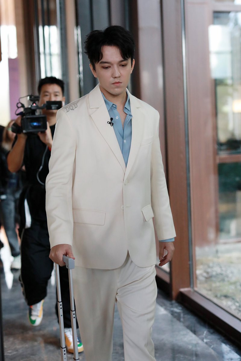 dimash_dqd's tweet photo. 2021.10.13 set off to work 
SHINE SUPER BROTERS
#dimash https://t.co/Ay4TRm4L1T