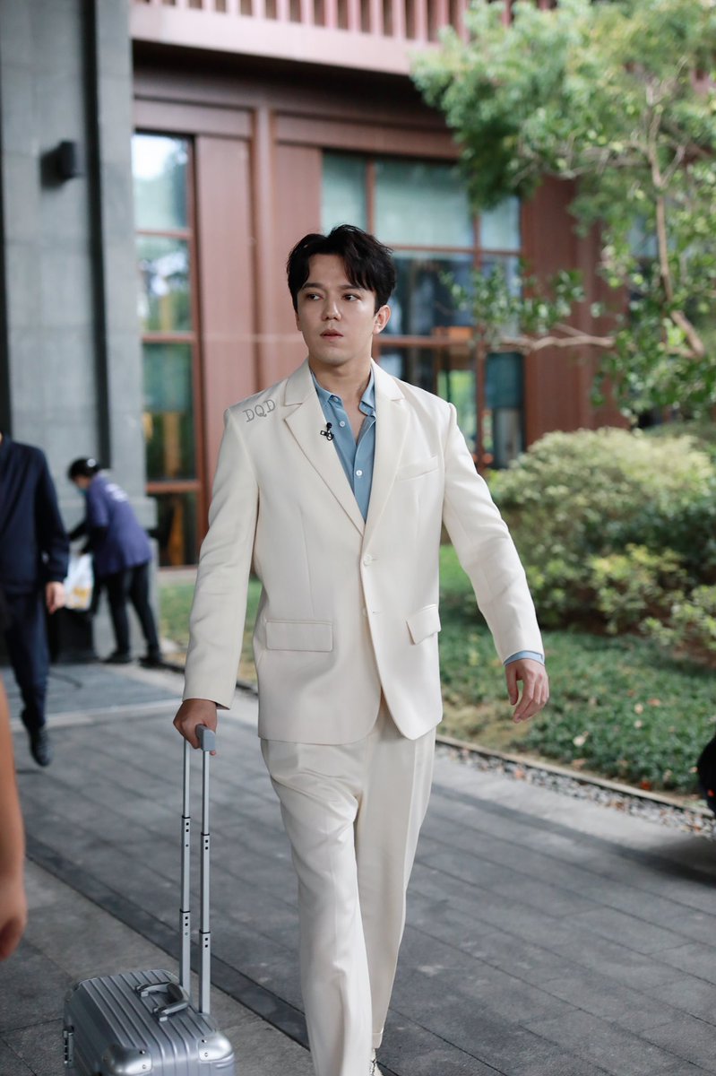 dimash_dqd's tweet photo. 2021.10.13 set off to work 
SHINE SUPER BROTERS
#dimash https://t.co/Ay4TRm4L1T