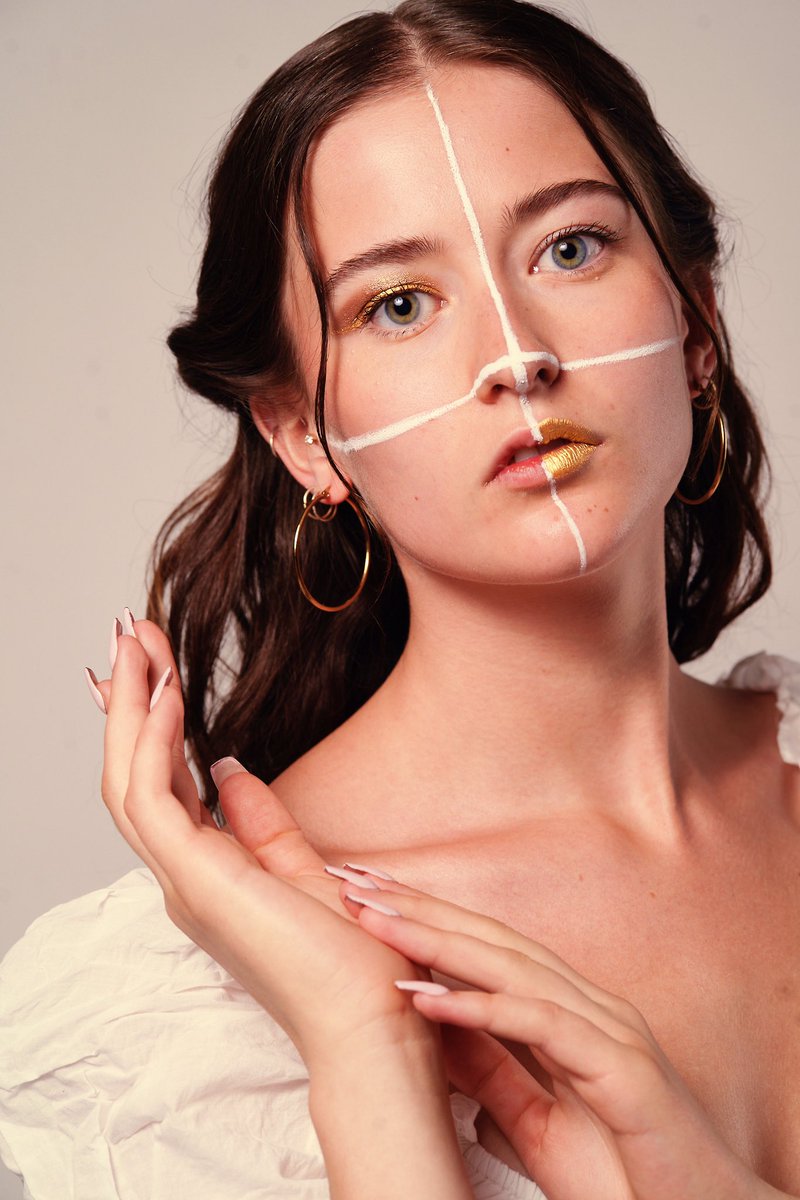 HugoGL__'s tweet image. Gracias al c*vid empecé a usar de nuevo el estudio. Les comparto algunas de las últimas fotos que salieron :)

Modelo: Victoria Morgan
Makeup/Hair/Stylist: Fernanda Gomez (igr: fgm.mk.photo)

📸
Instagram.com/HugoGarcia.ph