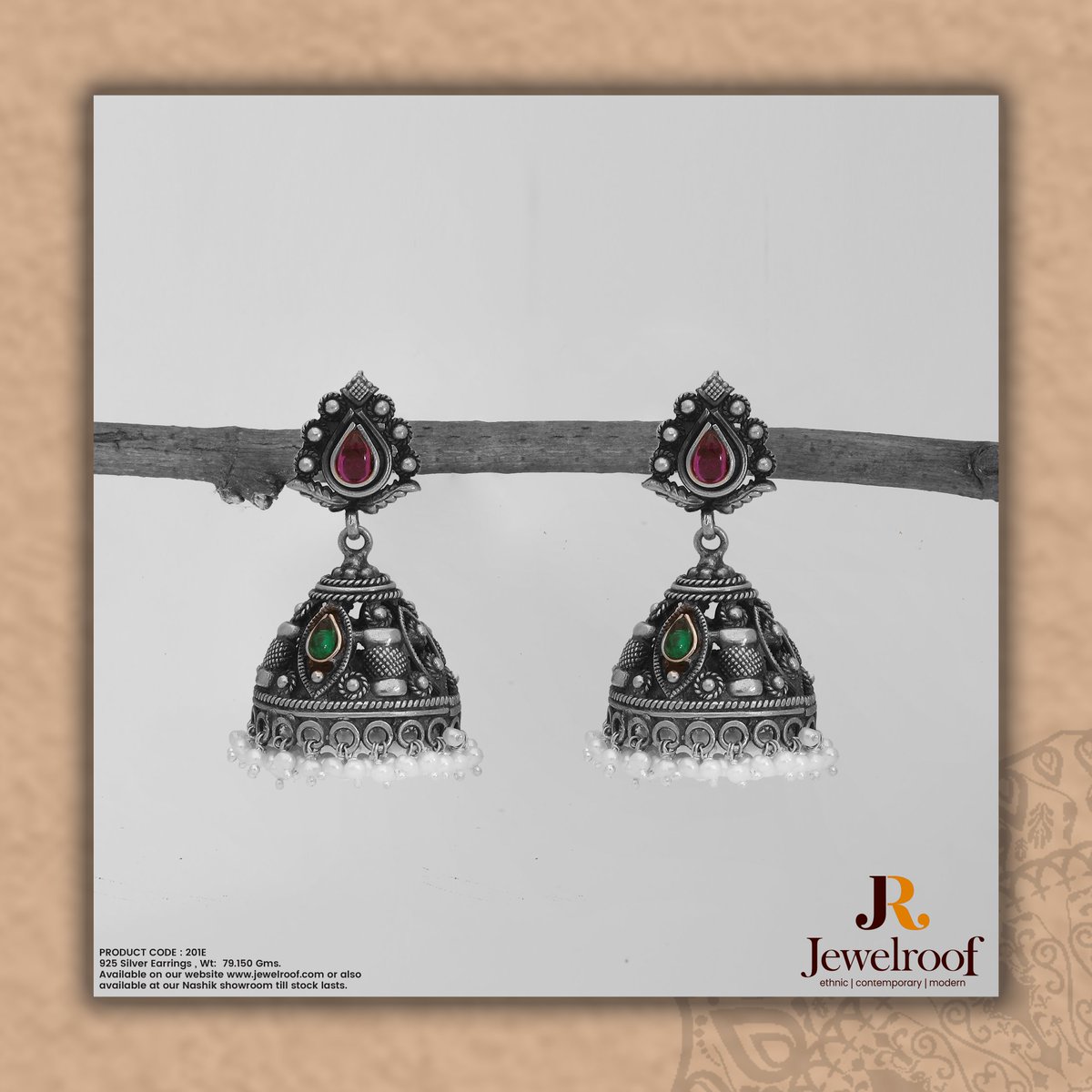jewelroof's tweet photo. Elegant pair of earrings artfully designed with enchanting details that go smooth with your Garba moves.
Shop this beautiful jewellery online from our Nav Utsav Collection:
https://t.co/NM5Xq3IVxo
#rcbafnajewellers #rcbafna #rcbafnajewellersnashik #nashik #silverj #jewelroof https://t.co/Tuaa512MDm