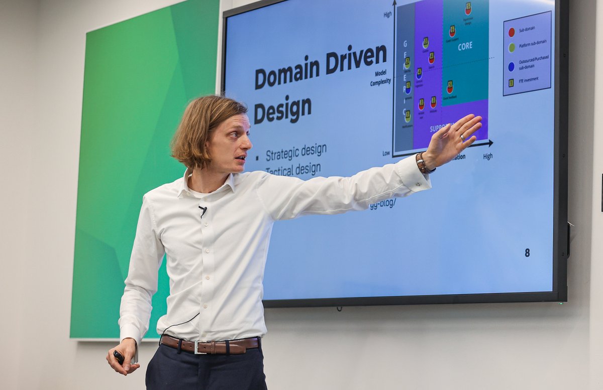 CodeNowCom's tweet image. ✨CEO Petr Svoboda with his Stratox and CodeNOW at the seminar as a Gold partner at the Innovation Week!👏
#codenow #codenowfactory #seminar#innovationweek