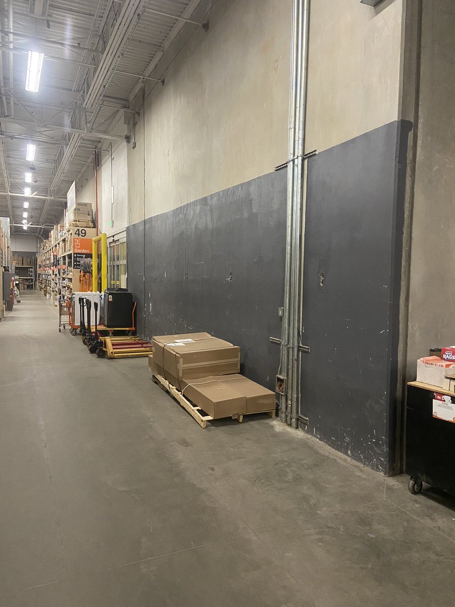 Freight team does it again! Receiving ready for another rdc tonight! #clean #0810