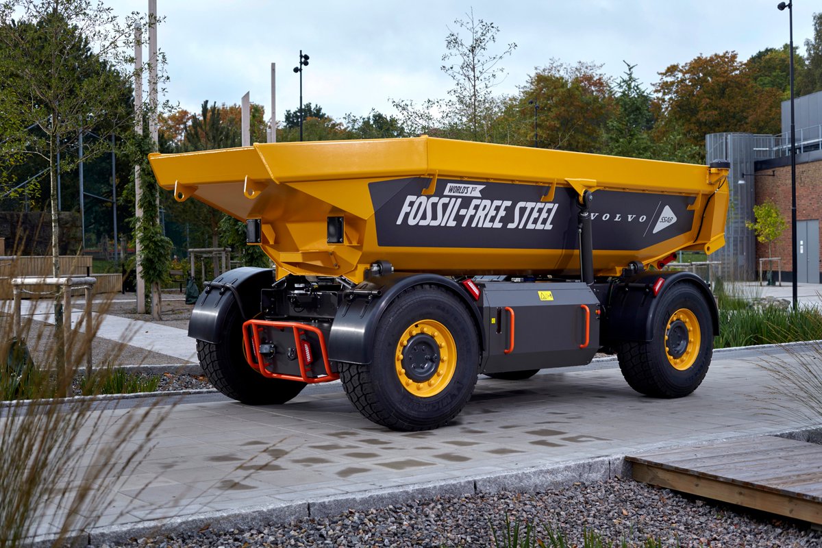 im_mining's tweet photo. .@VolvoCEGlobal's TA15 #batteryelectric, #autonomous & #cabless hauler has gone up another level with the latest unit made of #fossilfree steel from @SSAB_AB. The truck, produced in #Braas, Sweden, was unveiled at a special #greensteel event in Gothenburg https://t.co/7Xn7EaTtqt https://t.co/4n9HTKJR1k