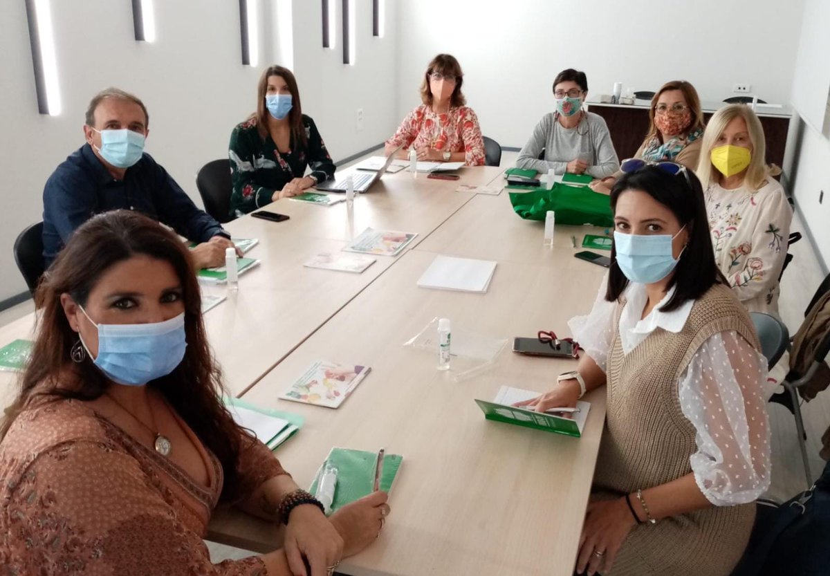 FSIE_CV's tweet photo. Las comisiones de FSIE-CV de Educación Infantil nos hemos reunido hoy para coordinar acciones en apoyo a l@s trabajadores del sector.
@ValenciaFSIE @FsieAlicante @FsieCastellon https://t.co/0s0xuySc0i