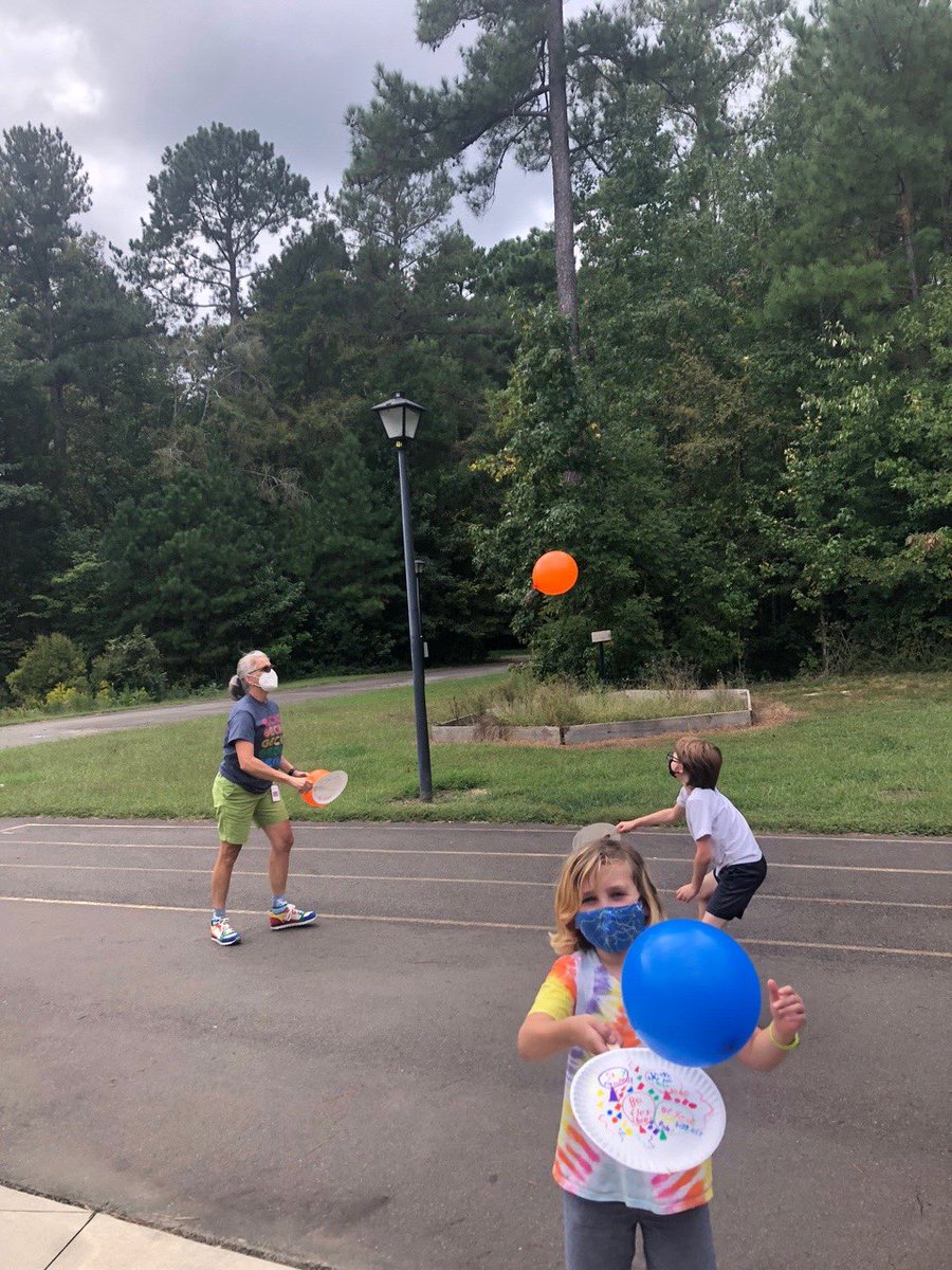 3rdgeckos's tweet photo. Ms. B’s class celebrated life lessons from Inflatable Balloon Toby: Be your own biggest fan! Stay pumped! Be flexible! There are no small jobs! https://t.co/4ya0MAvTWX