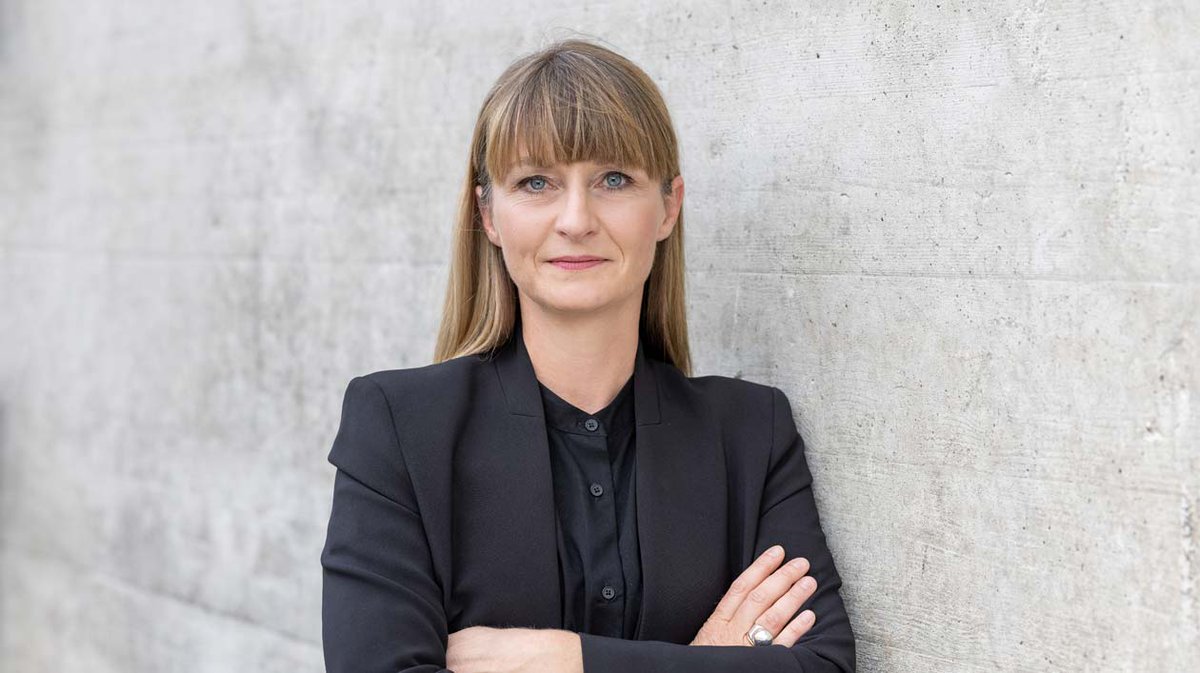 Tina Brüderlin wird künftig das Ethnologische Museum der Staatlichen Museen zu Berlin leiten. Die Ethnologin tritt ihr neues Amt am 15. Januar 2022 an. #EthnologischesMuseum #StaatlicheMuseenZuBerlin
preussischer-kulturbesitz.de/news-detail/ar…
© Britt Schilling