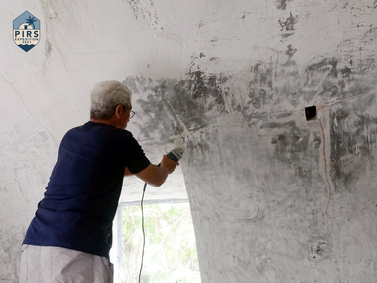 up_msi's tweet photo. LOOK: The refurbishment of PIRS (Pag-asa Island Research Station) is now underway. From retrofitting of new doors and buffing down its concrete walls, the team continued the works for a new and restored PIRS.
#RevivingOurPagasa, #ProtectWPS, #PIRSExpedition2021 https://t.co/p0xqGDtJ04