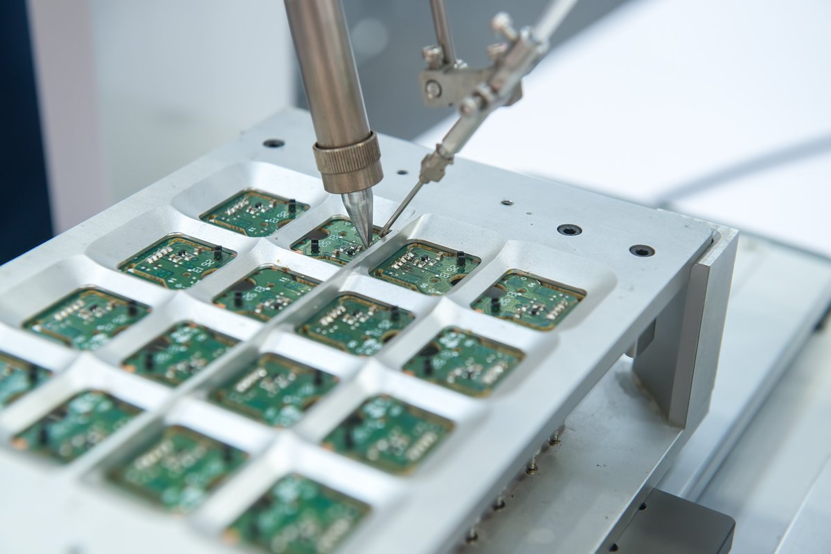 inventecPC's tweet image. Discover or re-discover our solutions and expertise for electronics cleaning &amp;amp; defluxing applications by downloading our dedicated flyer:

🇺🇸 bit.ly/3mSZfcD
🇫🇷 bit.ly/3aEHjMV

#electronics #defluxing #cleaningsolutions