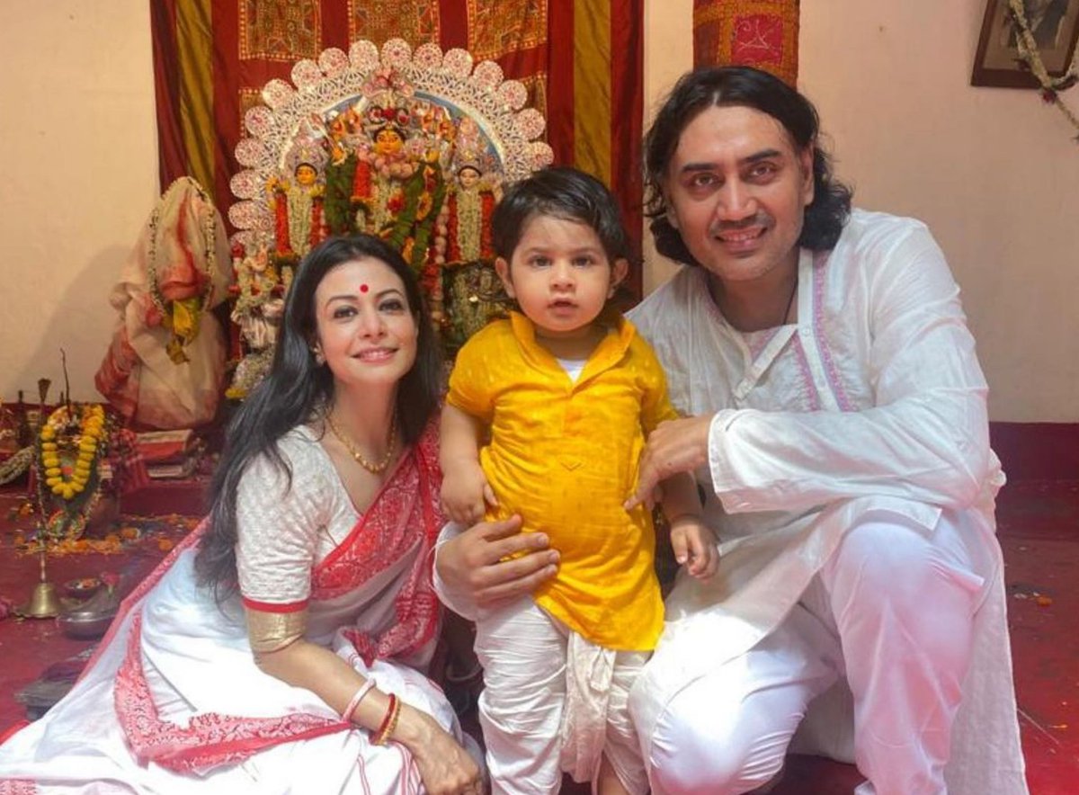 YourKoel's tweet photo. সকলকে জানাই মহাষ্টমীর আন্তরিক প্রীতি, শুভেচ্ছা আর অনেক অনেক ভালোবাসা...সকলে সুস্থ থাকবেন আর Covid বিধি মেনে প্রচুর আনন্দ করবেন 🙏 https://t.co/deHKh8bJbJ