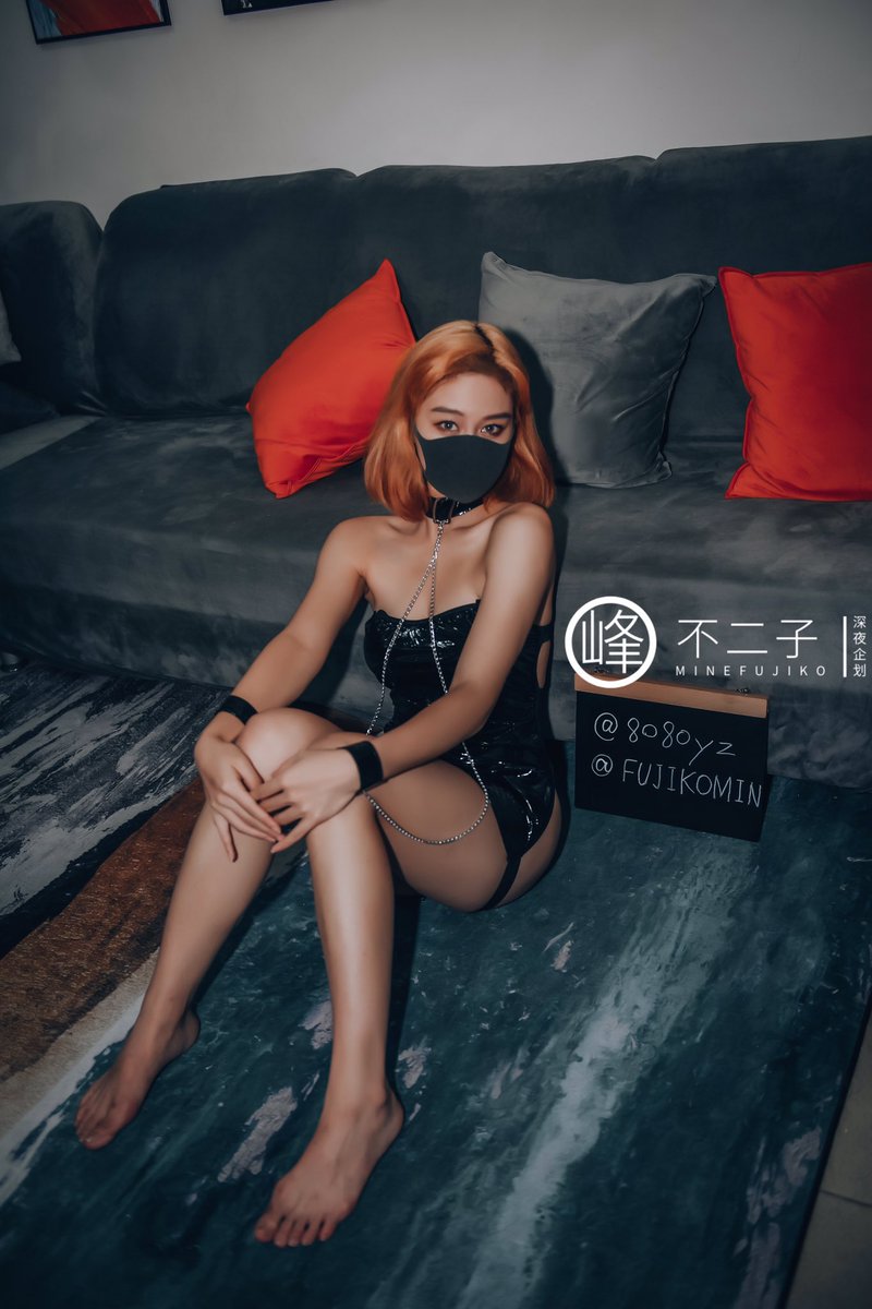 福利姬不二子FUJIKO分享的黄推图片2 - 网红私拍内容