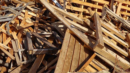 Unwanted pallets are more than just scrap wood. Fercell offer solutions to realise the value in your waste wood.
Find out more here: fercell.com/recycling/news…
 #shredding #biomass #woodwaste #industrialrecycling...