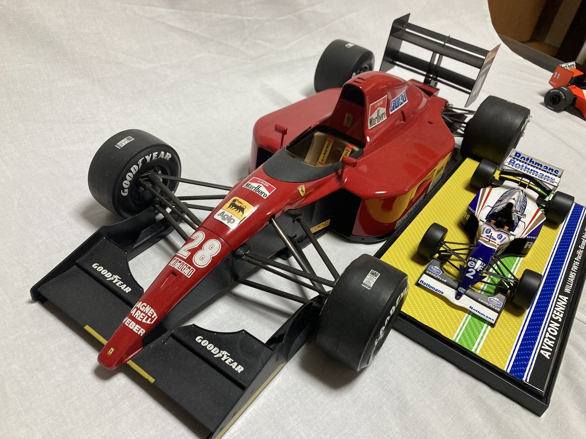 nobby_works's tweet photo. ロッソ 1/8 フェラーリ643 レストア依頼品
プロポーションモデルとしてレストアしていきます
主にボディの塗装
1/20と比較して大迫力
#ロッソ #フェラーリ #アレジ #f1 #ferrari643 #rosso #ferrari #alesi https://t.co/wLrlWI9Goz