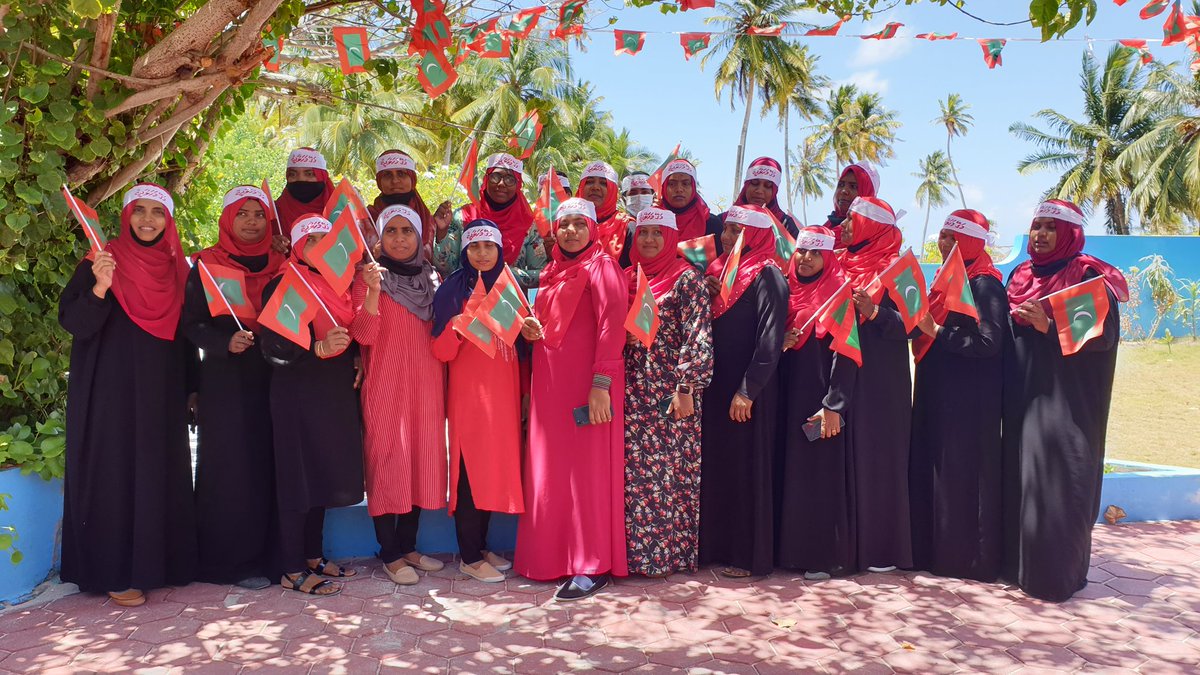 LAtollSchool's tweet photo. Best wishes to @Niheart23 &amp; @maldives_team #RedSnappers for Ooredoo SAFF Championship 2021

#OoredooSAFFChampionship2021
#MageyMahaldheeb #thinvanafaharumeeefaharu
#SAFFChampionship2021 
@MoEdumv @aisthly @MaldivesFA https://t.co/0oVG5S5Lfb