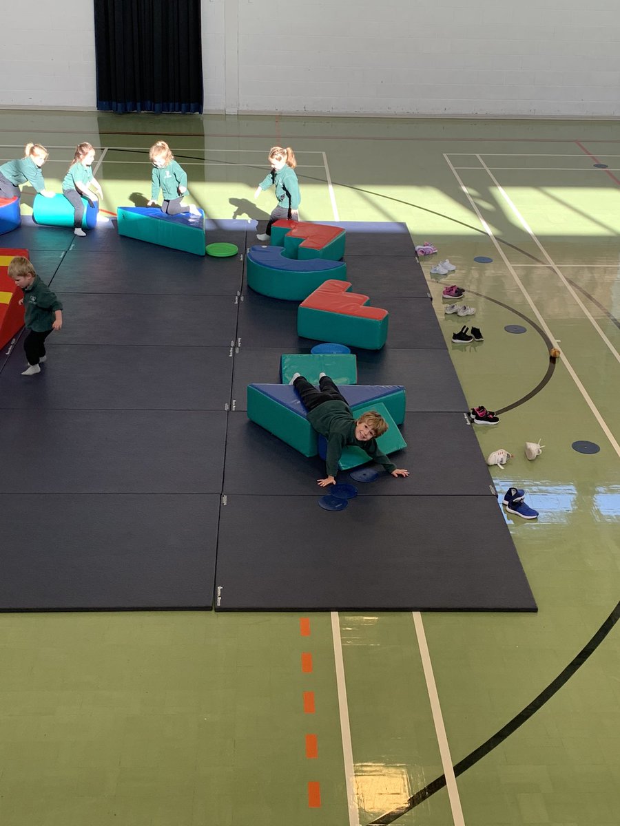 KESPrep_Sport's tweet photo. @Stroud_School Reception enjoyed using the soft play as part of their carousel of activities in PE! They were set the challenge to experiment and create their own course using all of the equipment - lots of fun was had! #StroudReception #StroudCreativity https://t.co/7ouFOImuGY