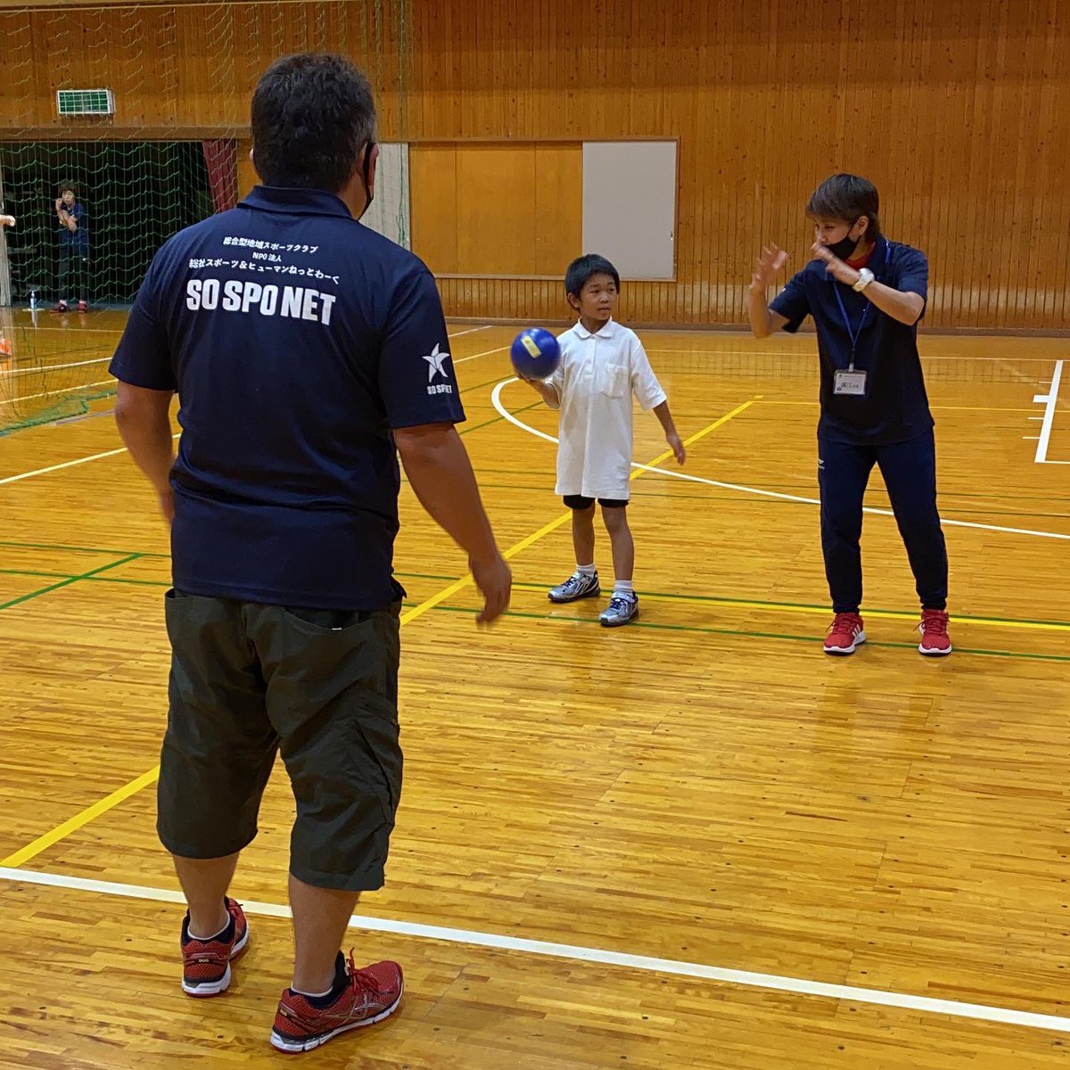 sosponet's tweet photo. 10月12日に行われたちびスポ(球技基礎)の様子です！
今回の教室はドッチ���ールをしました！
今日のメニューは
・キャッチ練習
・マシンガンドッチ
・ボールを避ける練習
をしました！！

今回はボールを投げるのではなく、取ることと避けることにフォーカスした練習を行いました😊 https://t.co/u47DW0ef0N