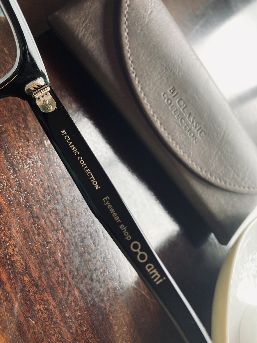 swoops_eyewear's tweet photo. 今日はamiさんへ仕上がった503を受け取りに。いつもバッチリ仕上げていただいてありがとうございます😊amiさんコラボの503、ヘビロテ確定です👍帰りは以前から行きたかったカフェアダチさんへ。おいしいコーヒー、落ち着く空間、いい眼鏡。最高でした✨#ami #bj_classic #カフェアダチ　#関市 https://t.co/4D9a1gpDNm