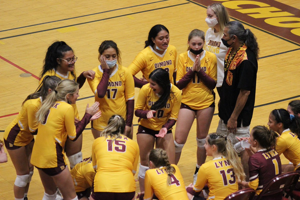 dhslynxvball's tweet photo. A great night tonight for the lady lynx! C teams played each other and took it to 3 sets! Jv had a great game with east and ended it with a win. And for varsity they rocked it and took the game in 3 sets! All around great games with east. https://t.co/kqPAiaLX3Y